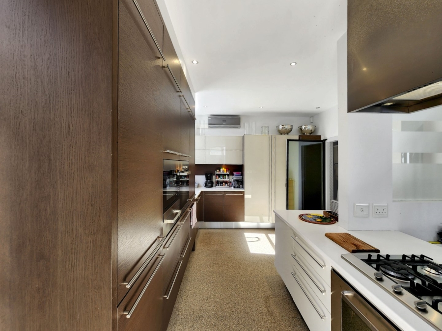 5 Bedroom Property for Sale in Fresnaye Western Cape